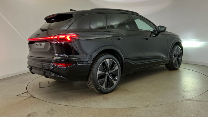 Audi Q6 315kW Quattro 100kWh Black Edition 5dr Auto Electric Estate - Image 43